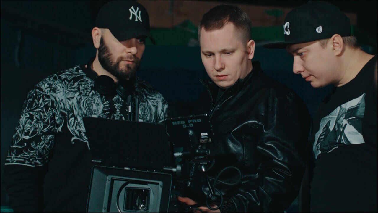 Команда на съёмке клипа Corona Records